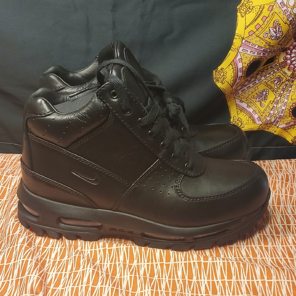 Nike Men's All-Black High-Top Sneakers